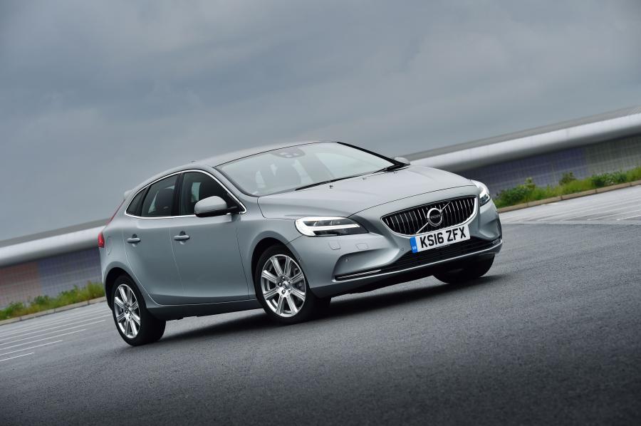 Volvo V40 D4 Inscription (UK) '2016